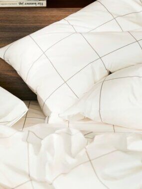 Brooklinen King Size White and Grey Windowpane Print 4-PCS Sheet Set